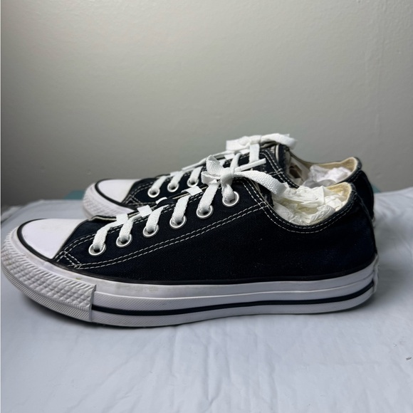 Converse All Stars Classic Black &White Unisex Sneakers women size 7 Men size 5 - Picture 5 of 11